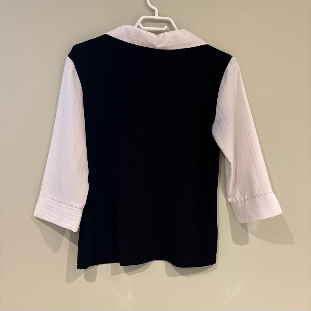Y2K Black & White Collared V-Neck Women’s Top - Picture 6 of 6